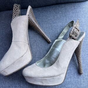 Guess Beige and Snake Print Heels, size 6.5